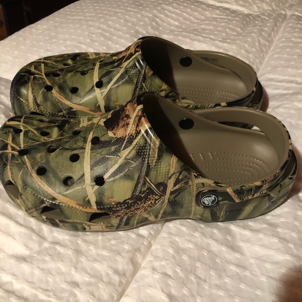 Men’s Camo Croc’s NWOT
